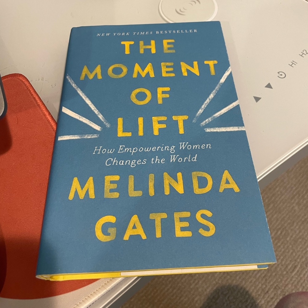 (New) Free with purchase! Moment of lift hardcover book